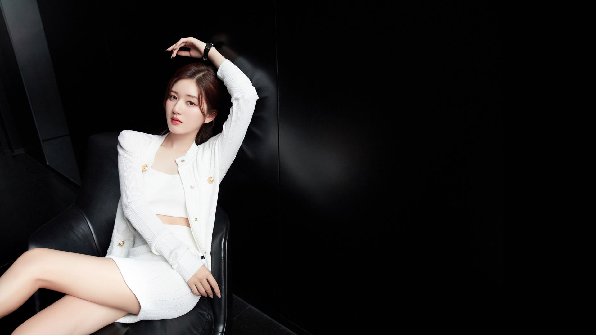 白色套装气质美女赵露思4k壁纸